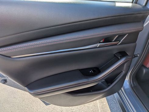 Used 2025 MAZDA MAZDA3 s image 25