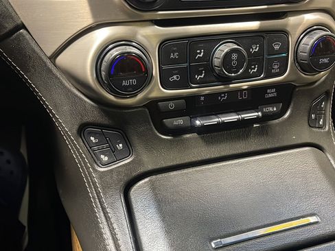 Used 2019 GMC Yukon Denali w/ Denali Ultimate Package AWD/4WD image 11
