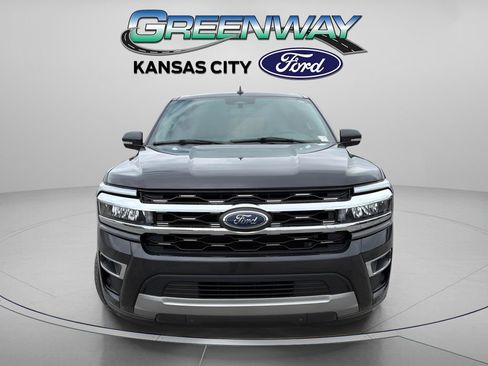 Used 2024 Ford Expedition Limited AWD/4WD image 2
