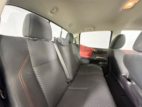 Certified 2022 Toyota Tacoma SR5 w/ Technology Package image 34