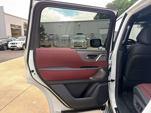 Used 2026 INFINITI QX80 Autograph w/ Premium Cargo Package AWD/4WD image 23