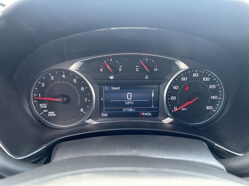 Used 2024 Chevrolet Equinox RS w/ LPO, Floor Liner Package image 11