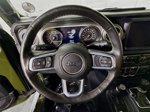 Used 2020 Jeep Wrangler Unlimited Sahara image 20