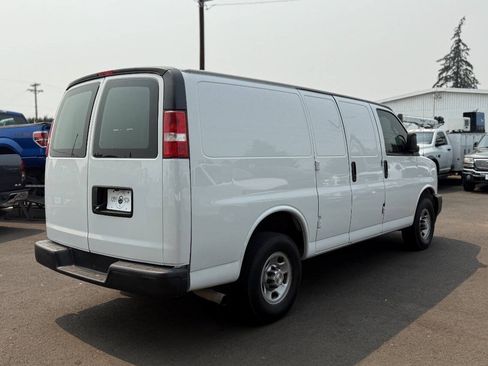 Used 2020 Chevrolet Express 2500 w/ Communications Package RWD image 7