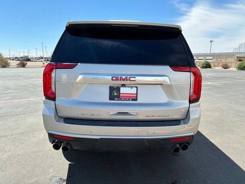 Used 2022 GMC Yukon XL Denali image 5