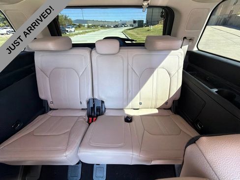 Used 2023 Ford Expedition Limited RWD image 16