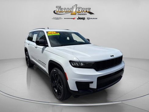 Used 2023 Jeep Grand Cherokee L Laredo RWD image 1