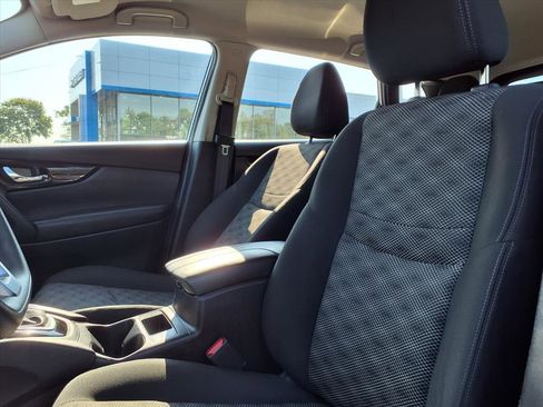 Used 2017 Nissan Rogue Sport SV image 11