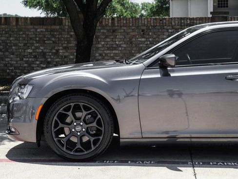 Used 2019 Chrysler 300 S RWD image 21