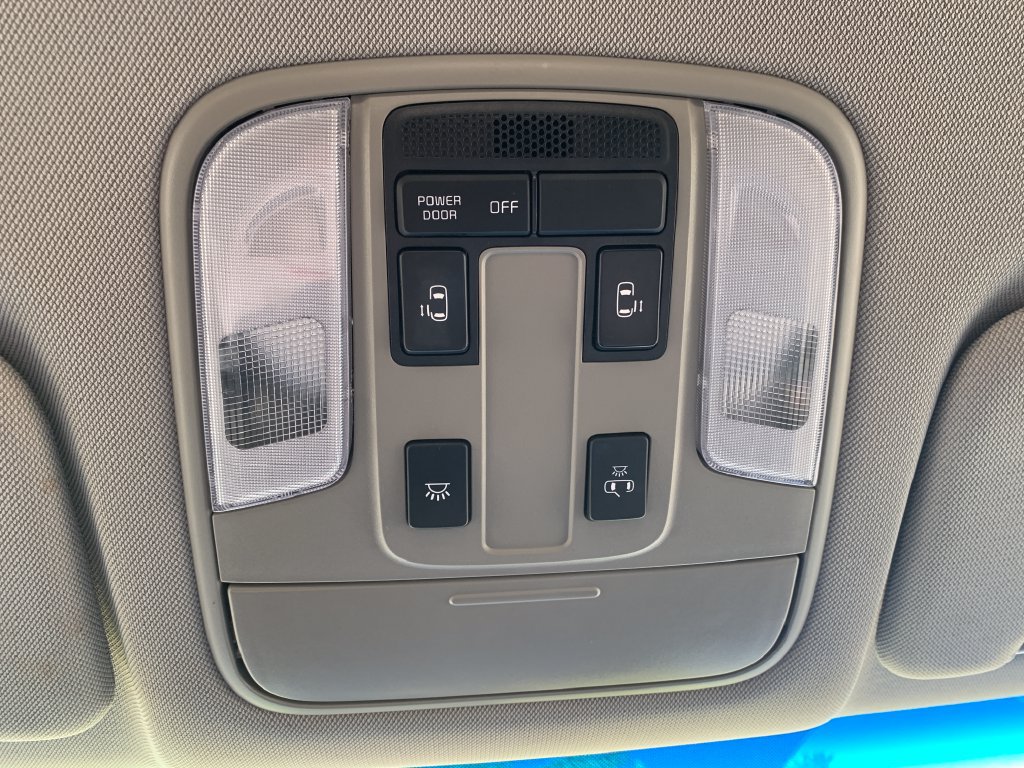 Used 2020 Kia Sedona EX FWD image 24