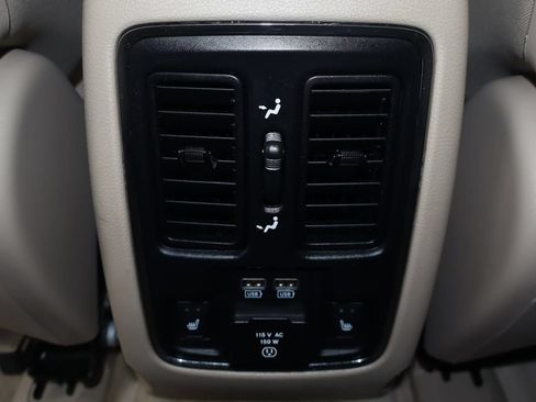 Used 2018 Jeep Grand Cherokee Overland AWD/4WD image 35