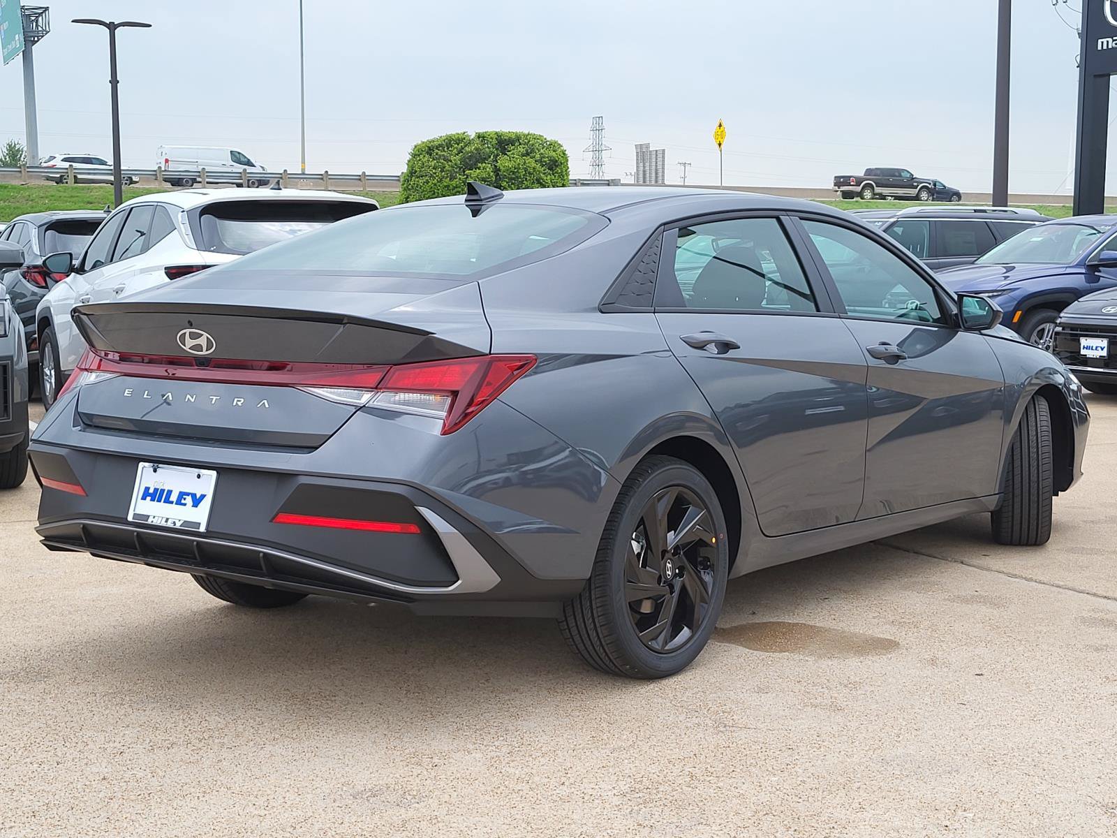 Certified 2026 Hyundai Elantra Sport w/ Cargo Package FWD image 4