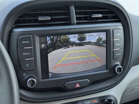 Used 2025 Kia Soul LX FWD image 18