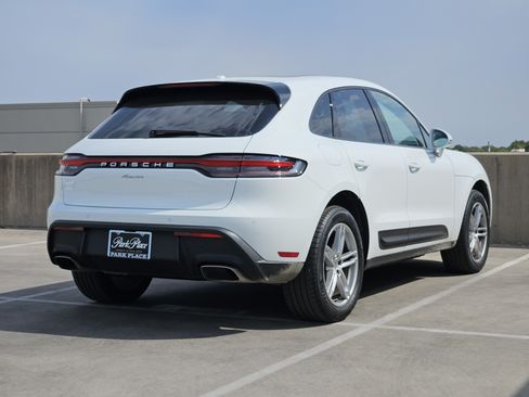 Certified 2026 Porsche Macan AWD/4WD image 8