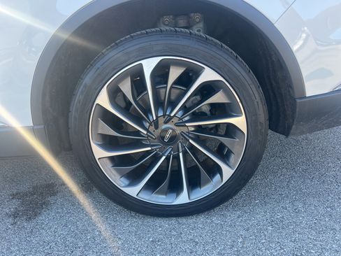 Used 2020 Lincoln Aviator Reserve w/ Equipment Group 201A image 8