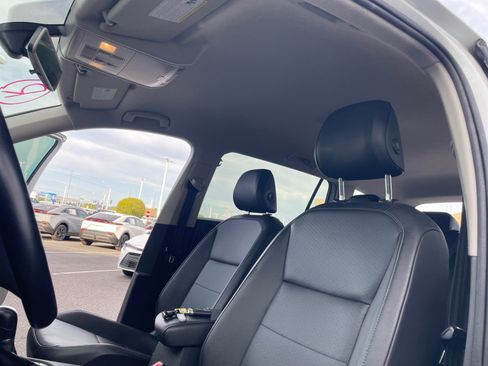 Used 2018 Volkswagen Tiguan SE FWD image 31