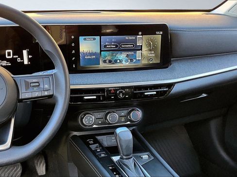 Used 2025 Nissan Kicks SV image 7