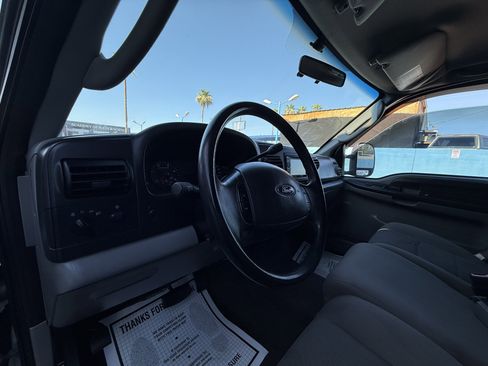Used 2006 Ford F250 XLT RWD image 11
