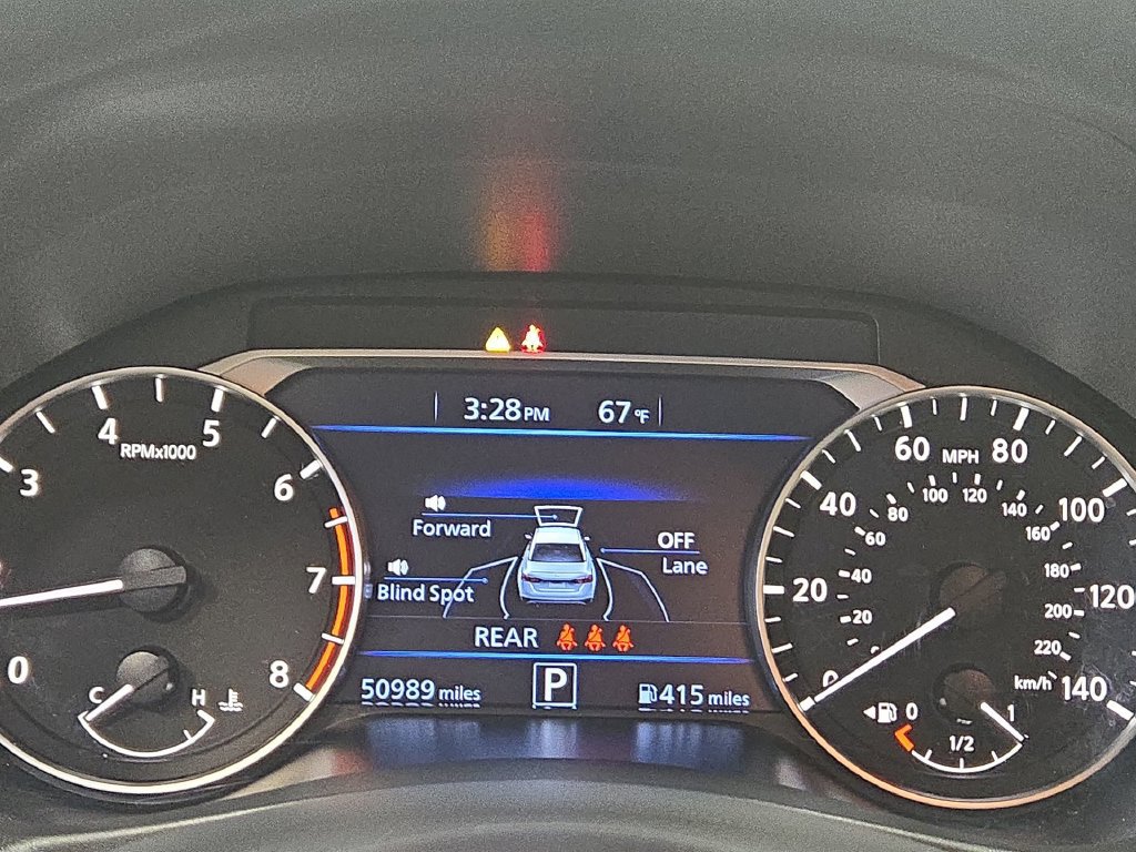 Used 2025 Nissan Altima 2.5 SV FWD image 15
