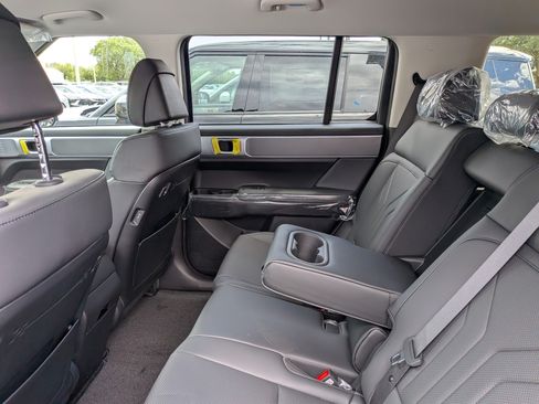 New 2027 Hyundai Santa Fe SE FWD image 11