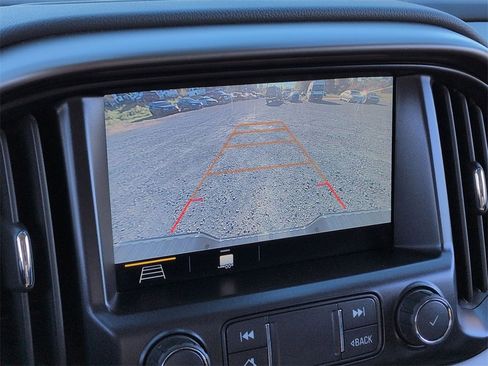 Used 2021 Chevrolet Colorado Z71 w/ Z71 Midnight Edition image 29