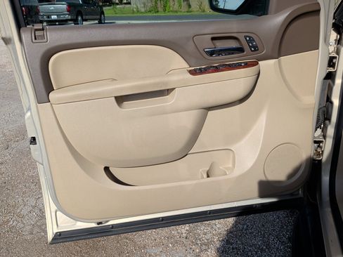 Used 2010 GMC Yukon SLT w/ Texas Edition RWD image 29