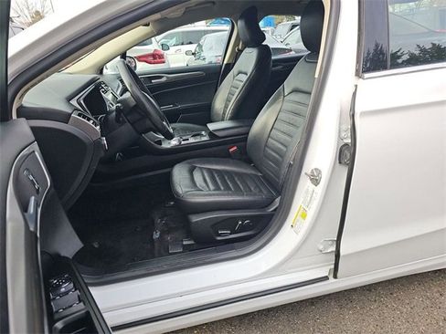 Used 2018 Ford Fusion SE w/ Equipment Group 602A image 9