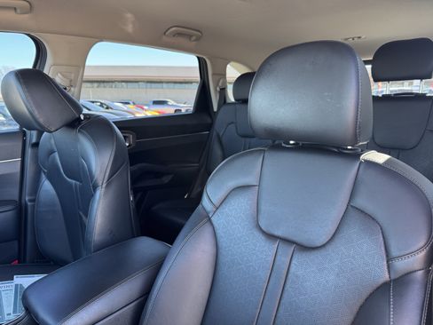 Used 2022 Kia Sorento S image 13