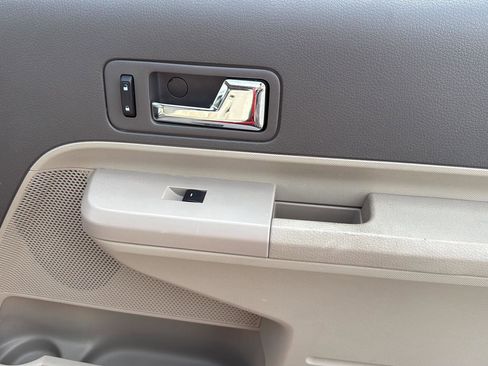 Used 2010 Ford Edge SEL image 24