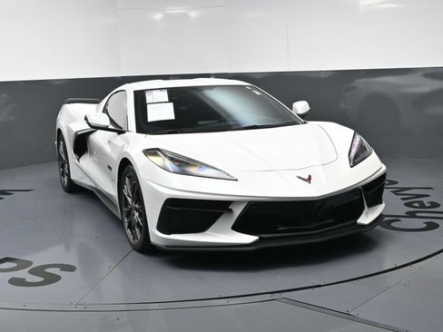Used 2023 Chevrolet Corvette Stingray Premium Cpe w/ Z51 Performance Package RWD image 3