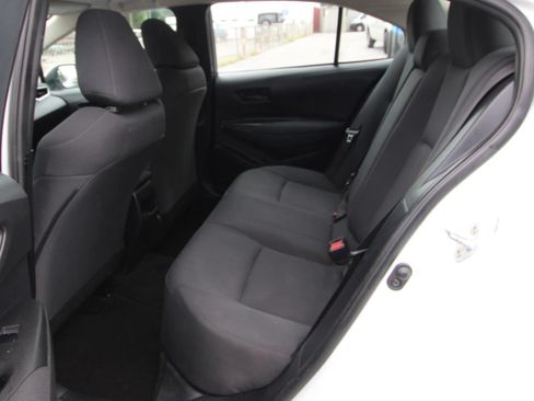 Used 2022 Toyota Corolla LE FWD image 11