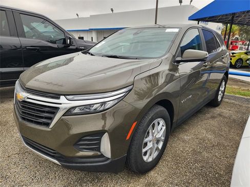 Used 2023 Chevrolet Equinox LT image 3