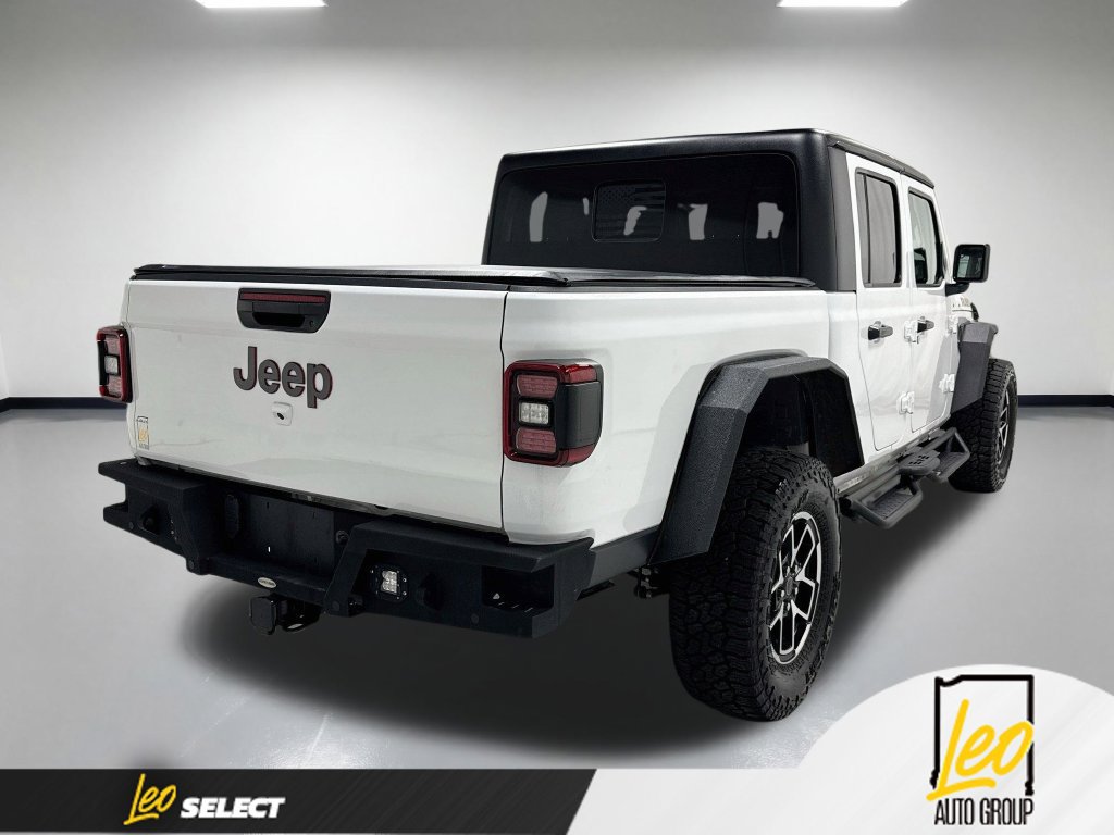 Used 2024 Jeep Gladiator Rubicon w/ Technology Group AWD/4WD image 8