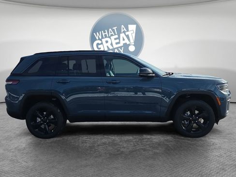 New 2026 Jeep Grand Cherokee Limited w/ Limited Altitude Package AWD/4WD image 2