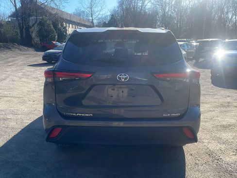 Used 2021 Toyota Highlander XLE image 7