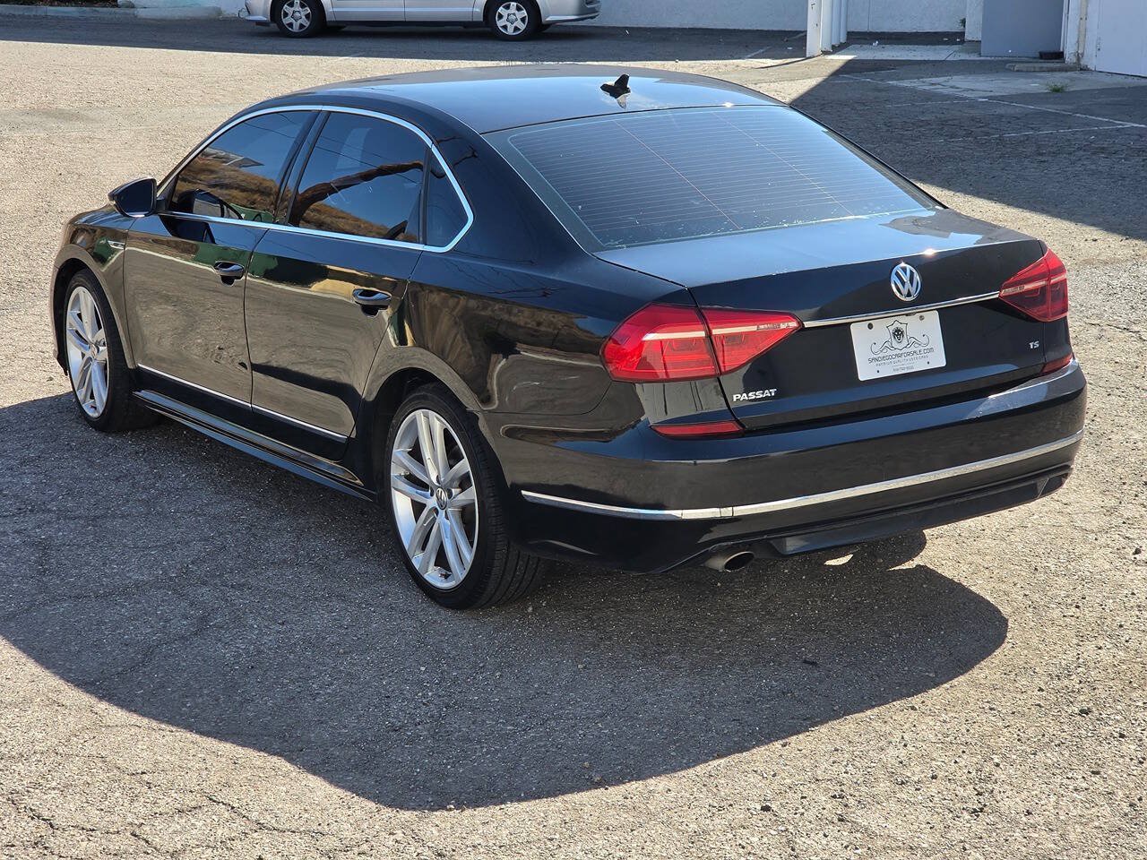Used 2017 Volkswagen Passat 1.8T R-Line FWD image 10