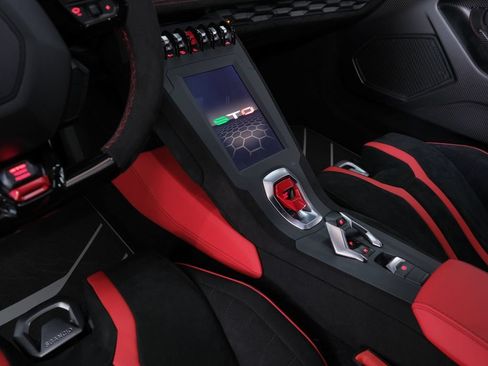 Used 2024 Lamborghini Huracan STO RWD image 14