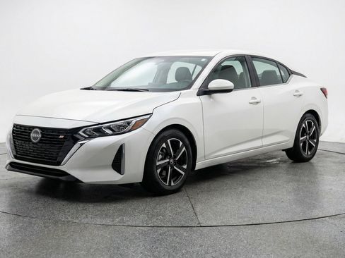 Used 2025 Nissan Sentra SV FWD image 3
