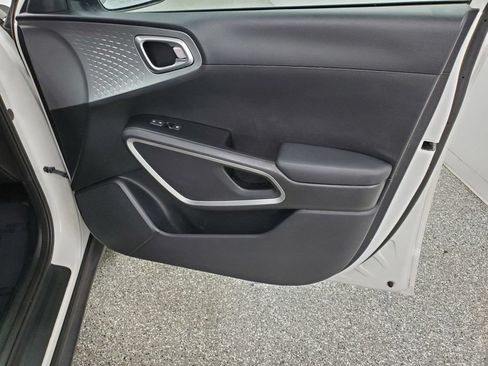 Used 2024 Kia Soul LX w/ Option Group 015 FWD image 21
