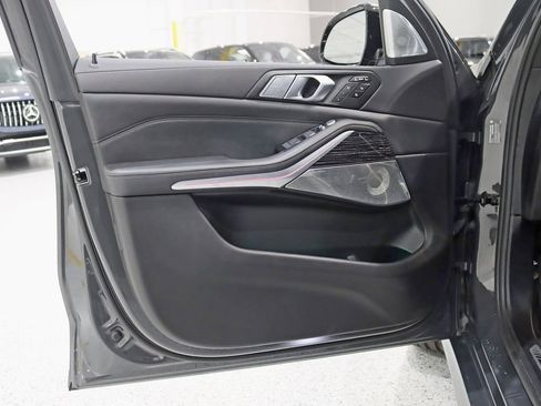 Used 2022 BMW X7 M50i AWD/4WD image 41