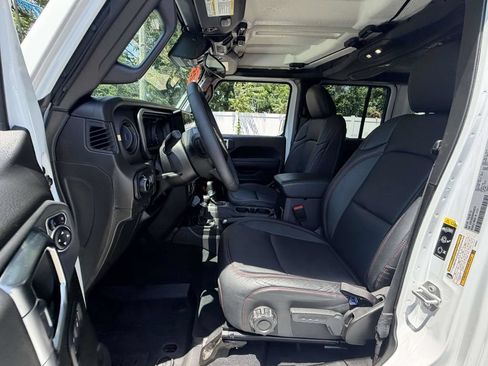 Used 2025 Jeep Wrangler Unlimited Sport AWD/4WD image 18