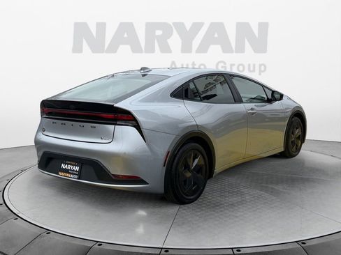 Used 2025 Toyota Prius LE image 7