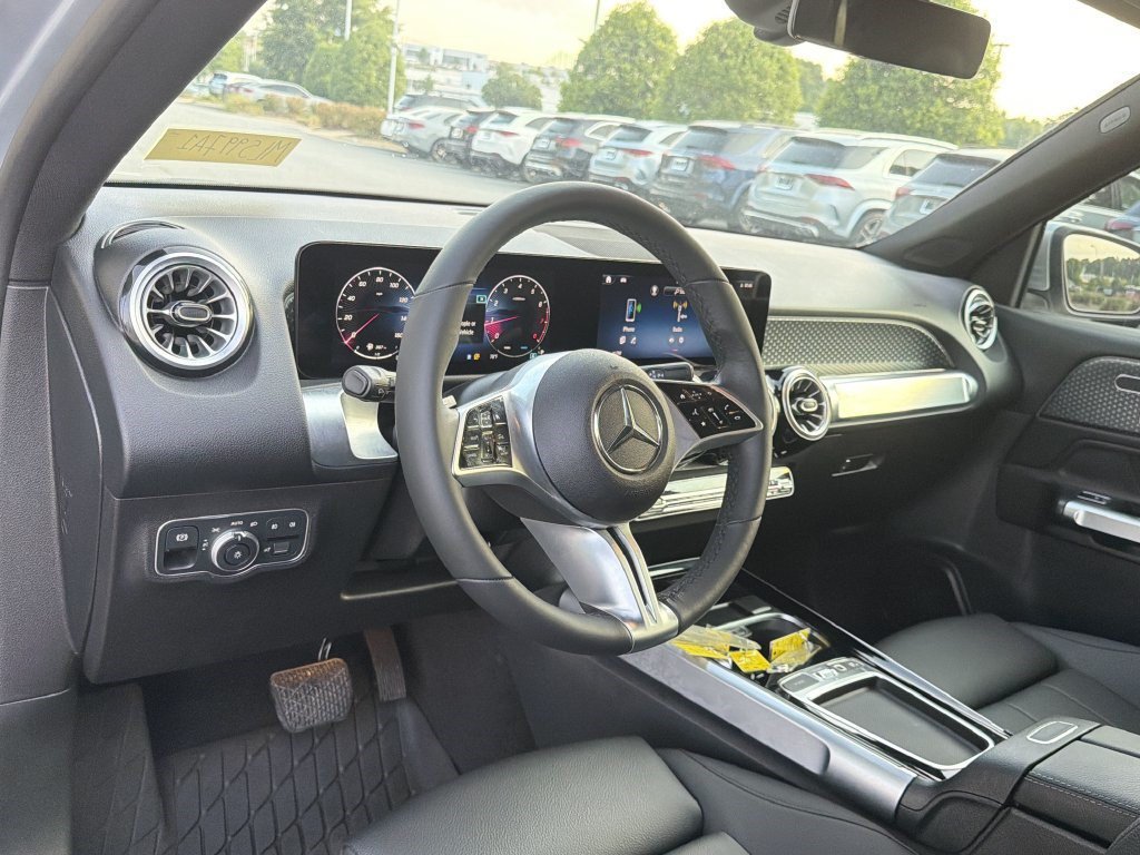 Certified 2025 Mercedes-Benz GLB 250 image 11