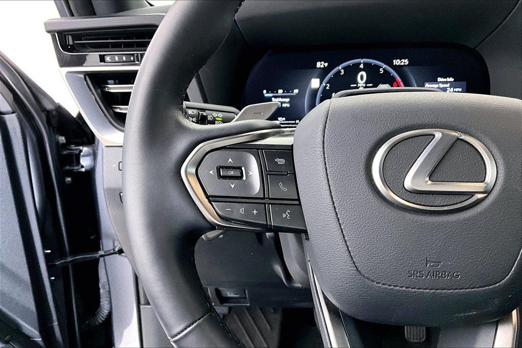 Used 2024 Lexus GX 550 w/ Accessory Package (Z1) AWD/4WD image 21