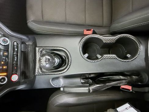 Used 2017 Ford Mustang Coupe RWD image 16