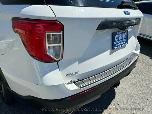 Used 2021 Ford Explorer XLT w/ Equipment Group 202A AWD/4WD image 20