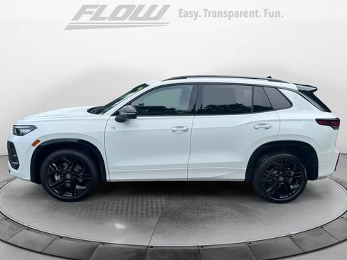 New 2025 Volkswagen Tiguan SE R-Line image 4