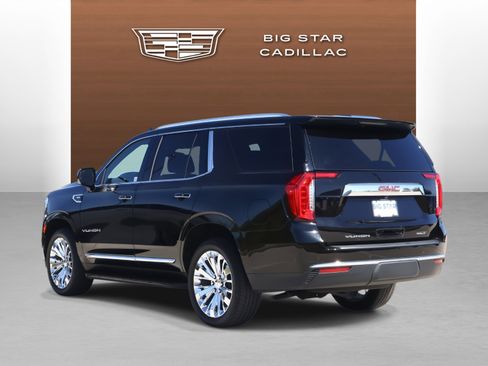 Used 2022 GMC Yukon SLT AWD/4WD image 3
