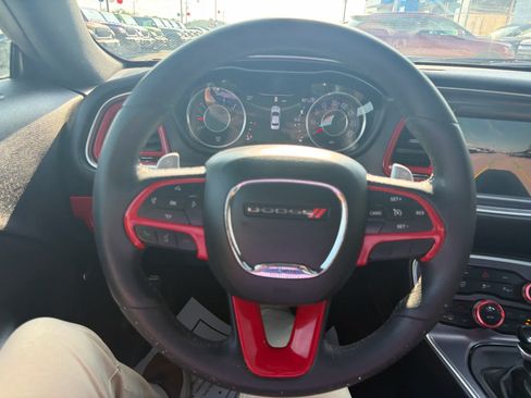 Used 2015 Dodge Challenger R/T RWD image 16