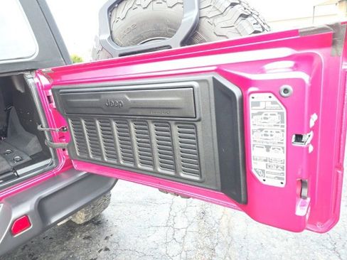 Used 2024 Jeep Wrangler Unlimited Rubicon image 50